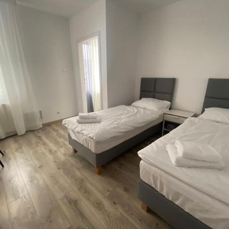 Apartamenty Zatorze Лешно Екстер'єр фото